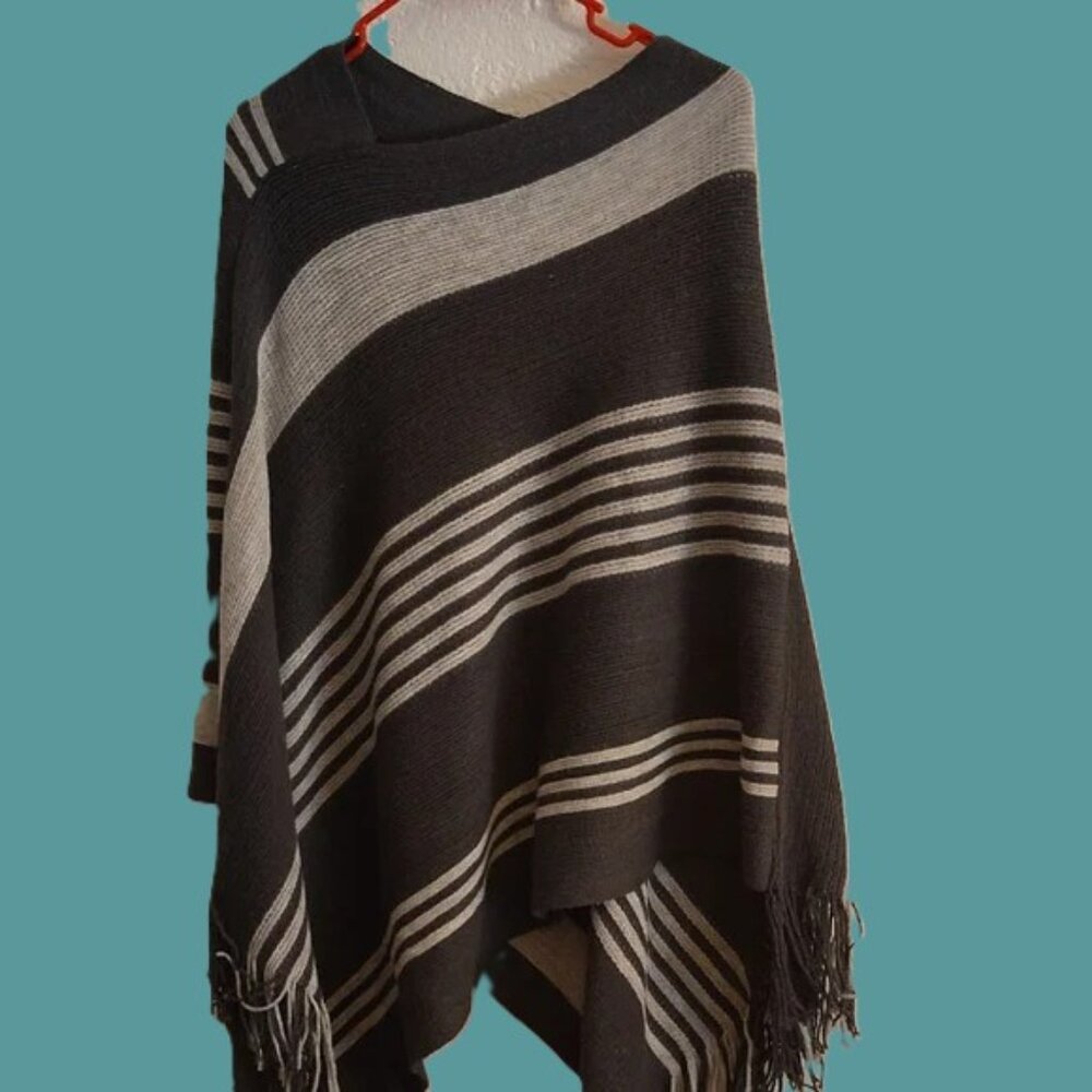 Poncho sweater Gray with stripes - one size fits all - retro vintage easy wear